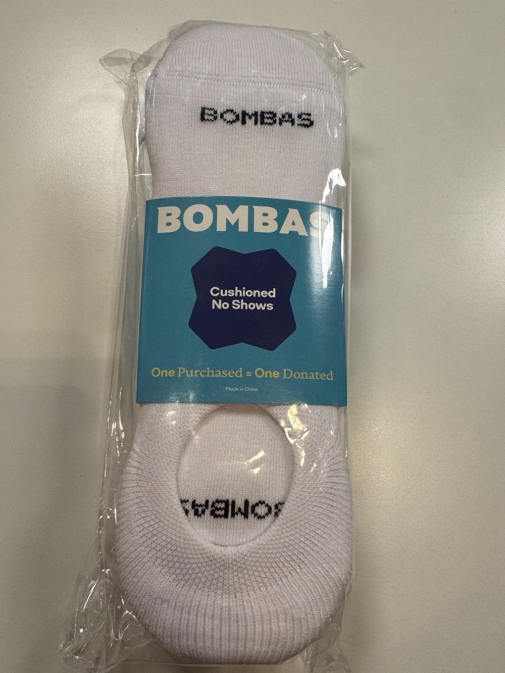 Bombas NWT Unisex 4 pair Color: White Midweight No Show socks Size:Large
